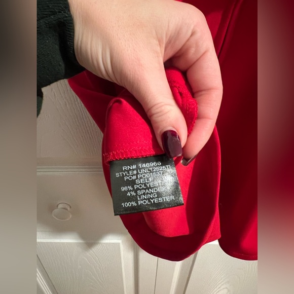 Red Shorts Romper/jumper Medium. NWT. - Picture 6 of 7